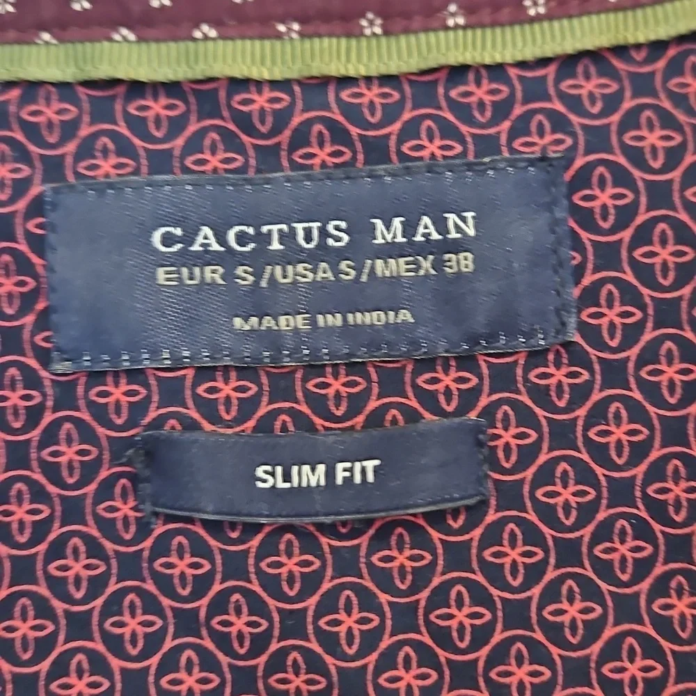 Cactus Man Micro Print Burgundy Button Down Shirt Size S